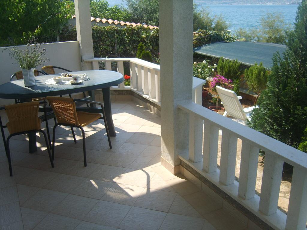 Apartments Iva Alla Trogir Rum bild