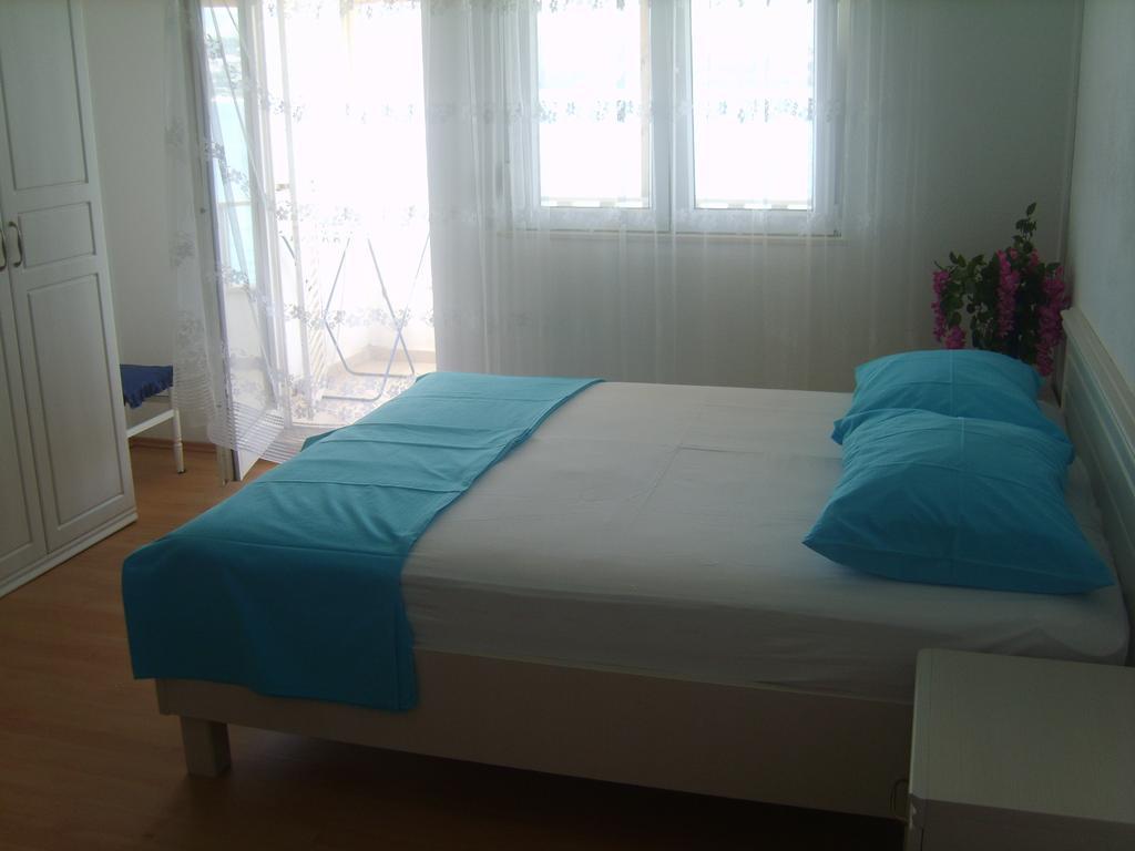 Apartments Iva Alla Trogir Rum bild