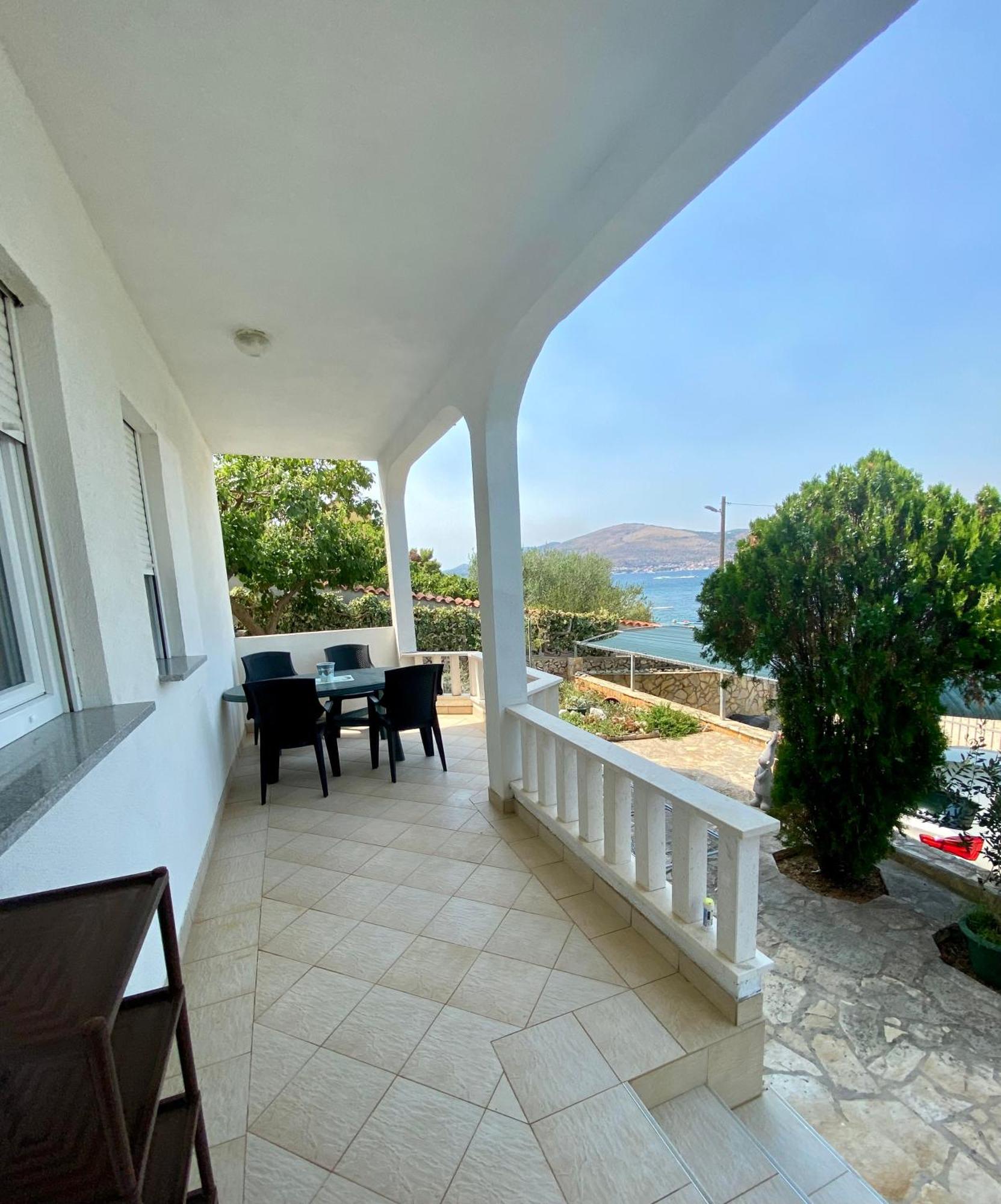Apartments Iva Alla Trogir Exteriör bild